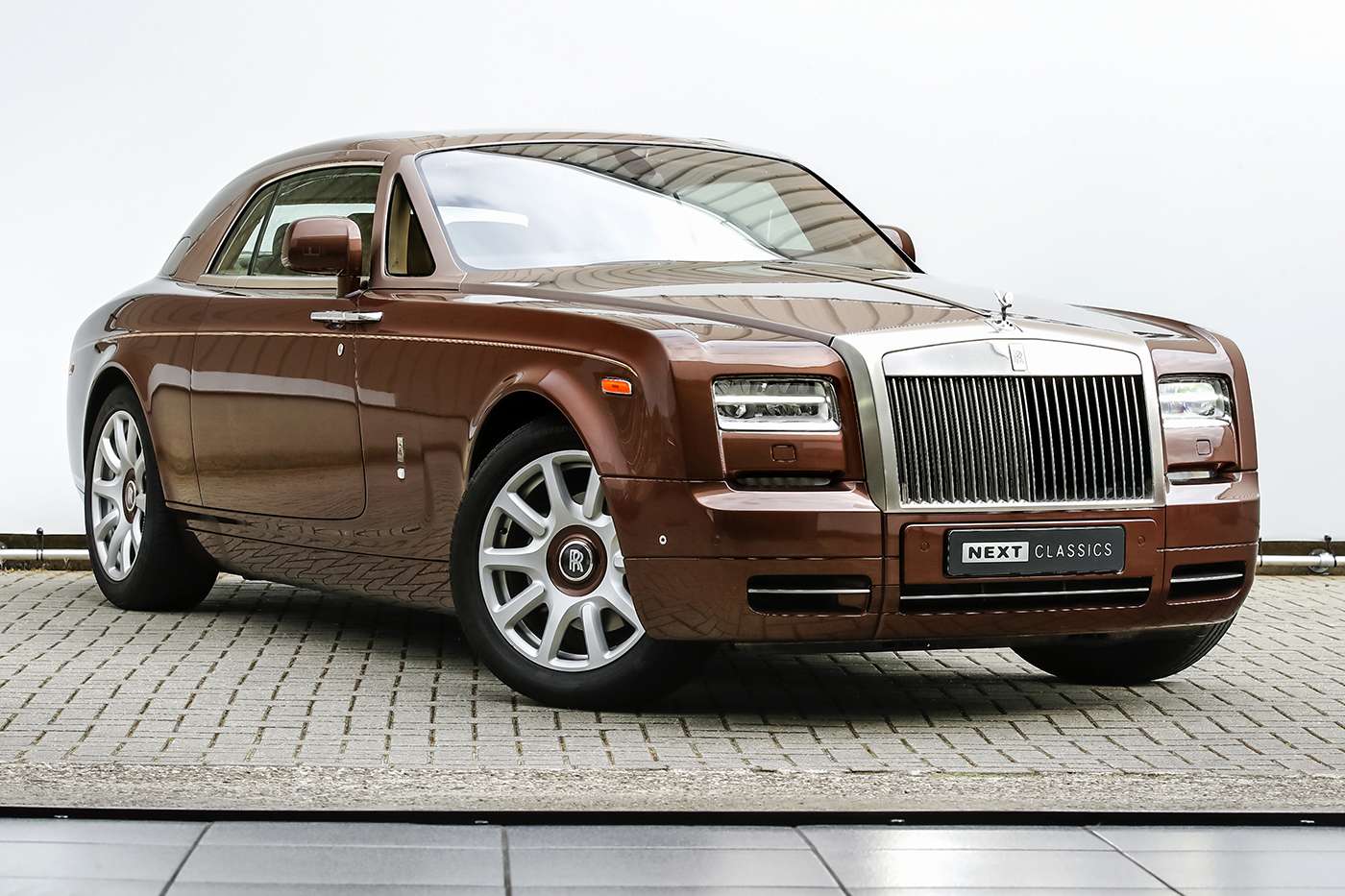 Rolls-Royce Phantom Coupe in Brown used in LIMMEN for € 375,000.-