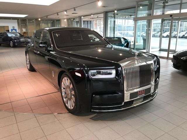 Rolls-Royce Phantom Sedan in Black used in Hannover for € 465,000.-
