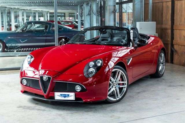 Alfa Romeo 8C Convertible in Red used in Neuss for € 269,890.-