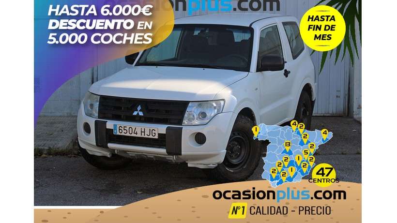 Mitsubishi Montero Off-Road/Pick-up in White used in TERRASSA for € 17,900.-