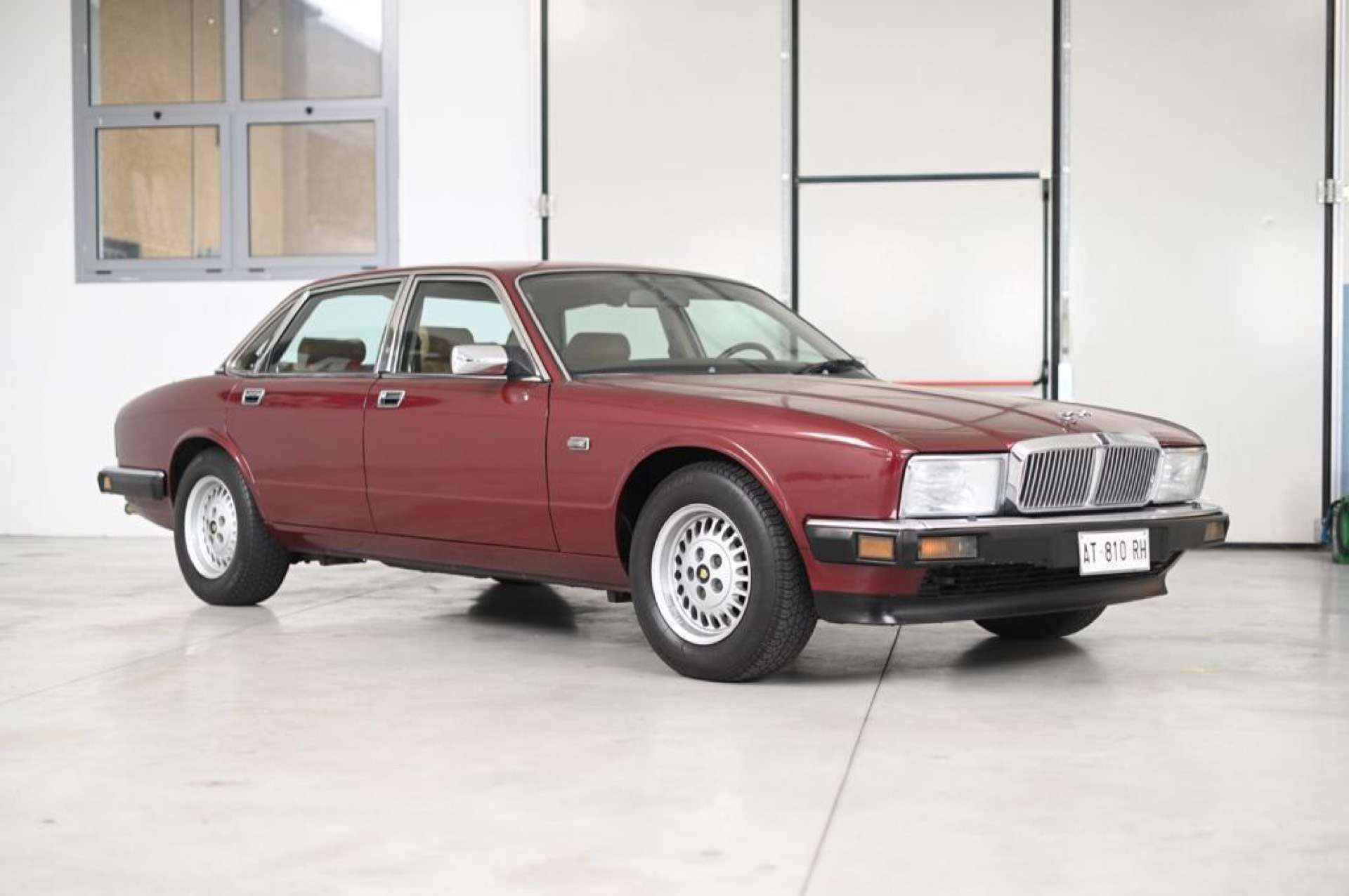 Daimler Sovereign Other in Red used in Sulzano - Brescia - Bs for € 7,000.-