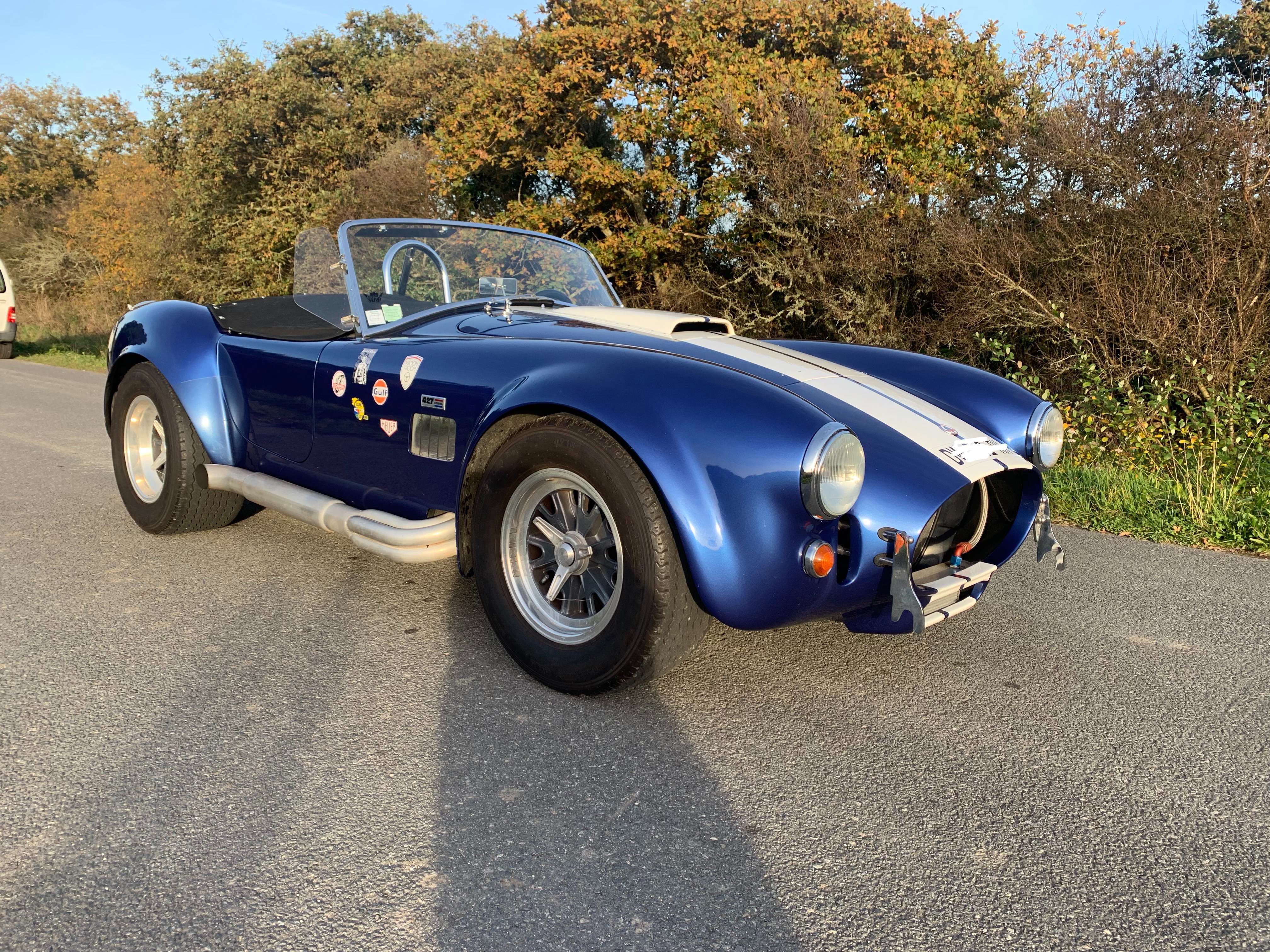 AC Cobra Convertible in Blue used in Guerande for € 159,000.-
