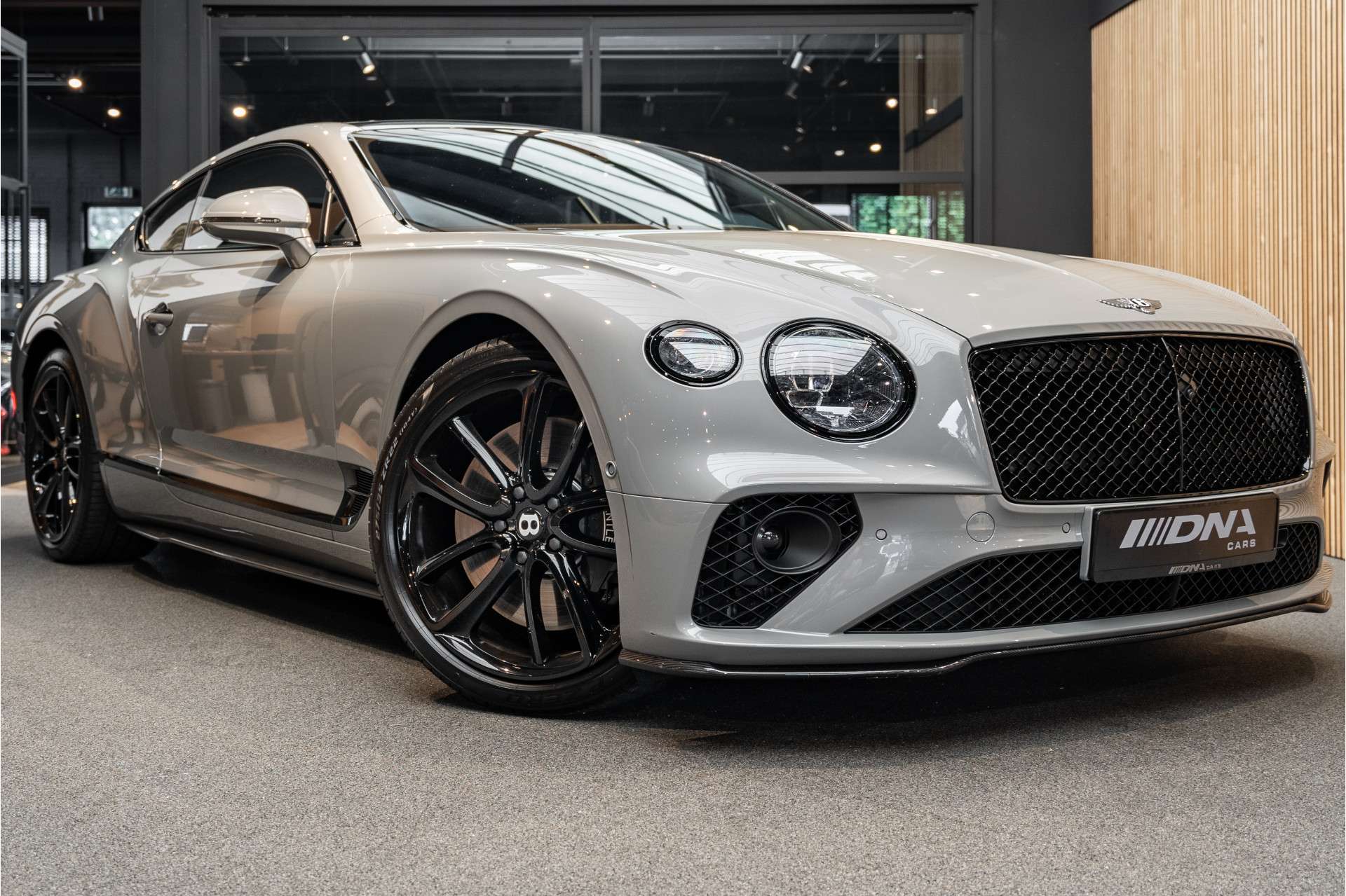 Bentley Continental Coupe in Grey used in NAARDEN for € 299,995.-