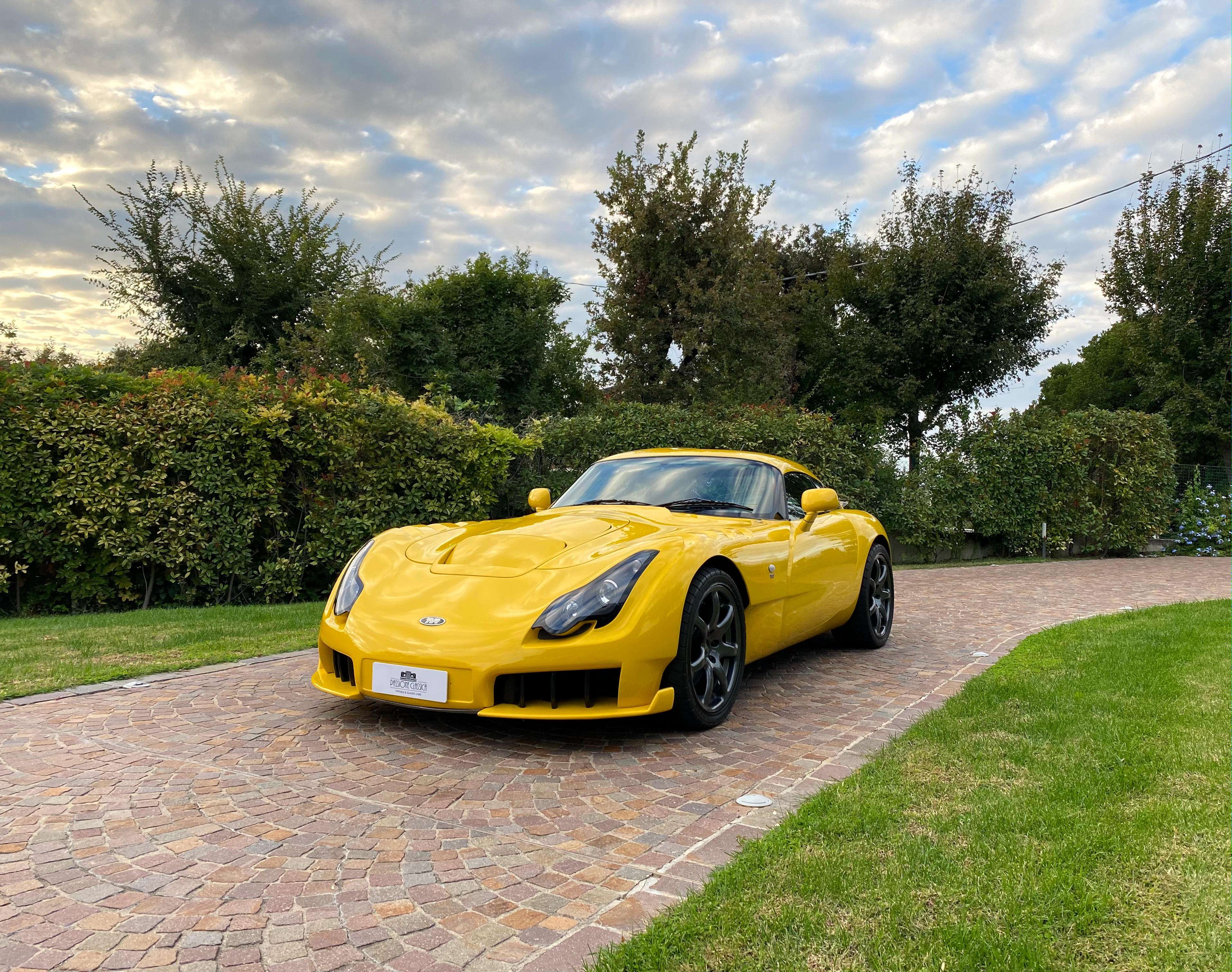 TVR Sagaris Coupe in Yellow used in longare for € 95,000.-
