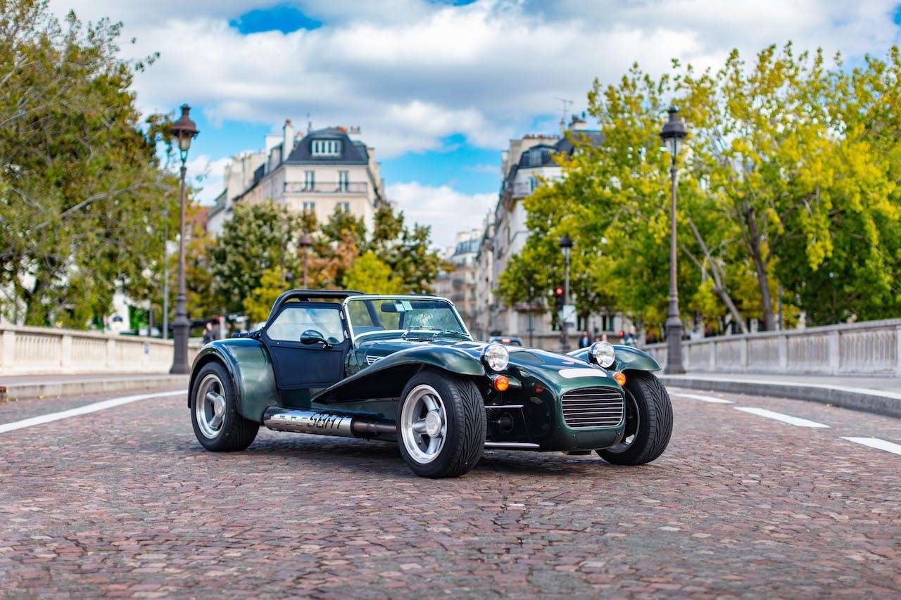 Donkervoort S8 Convertible in Green used in PARIS for € 52,000.-