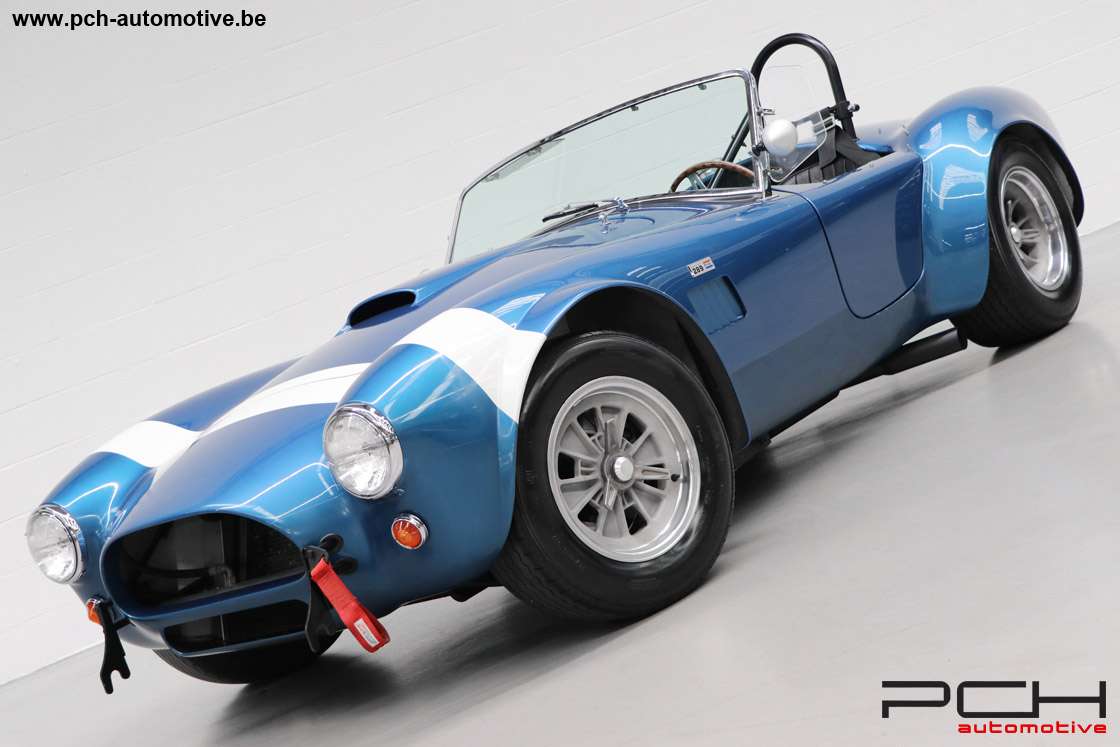 AC Cobra Convertible in Blue used in Liège for € 224,999.-