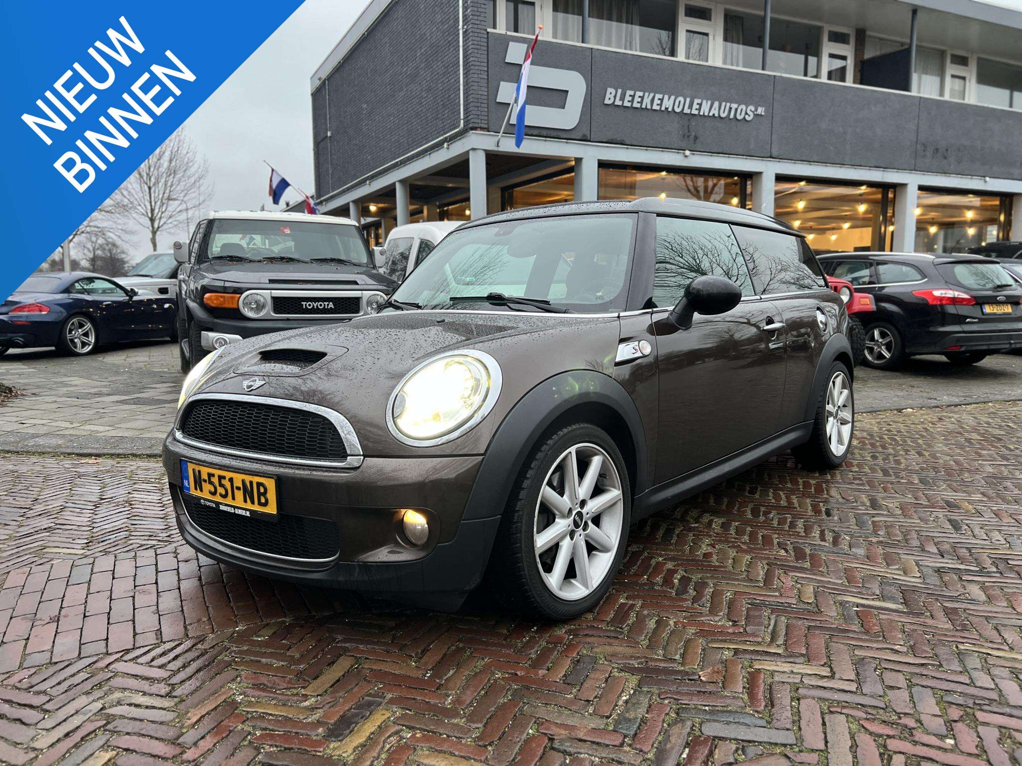MINI Cooper S Compact in Brown used in HEEMSTEDE for € 9,500.-