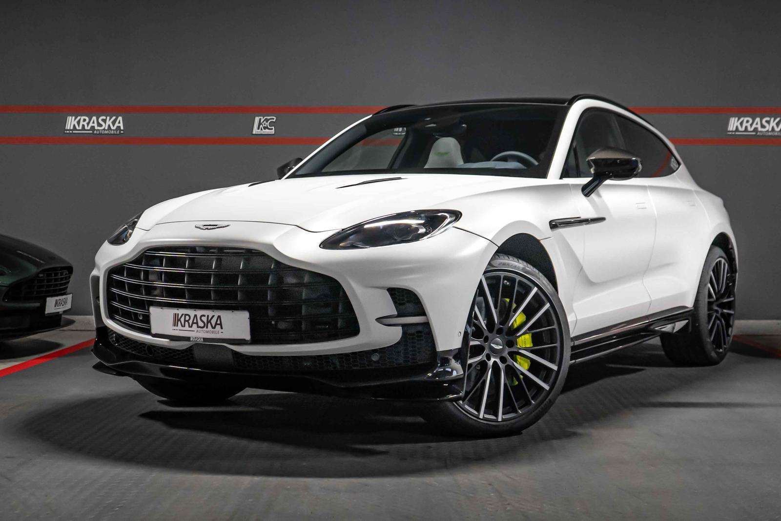 Aston Martin DBX Off-Road/Pick-up in White used in Germaringen for € 289,707.-