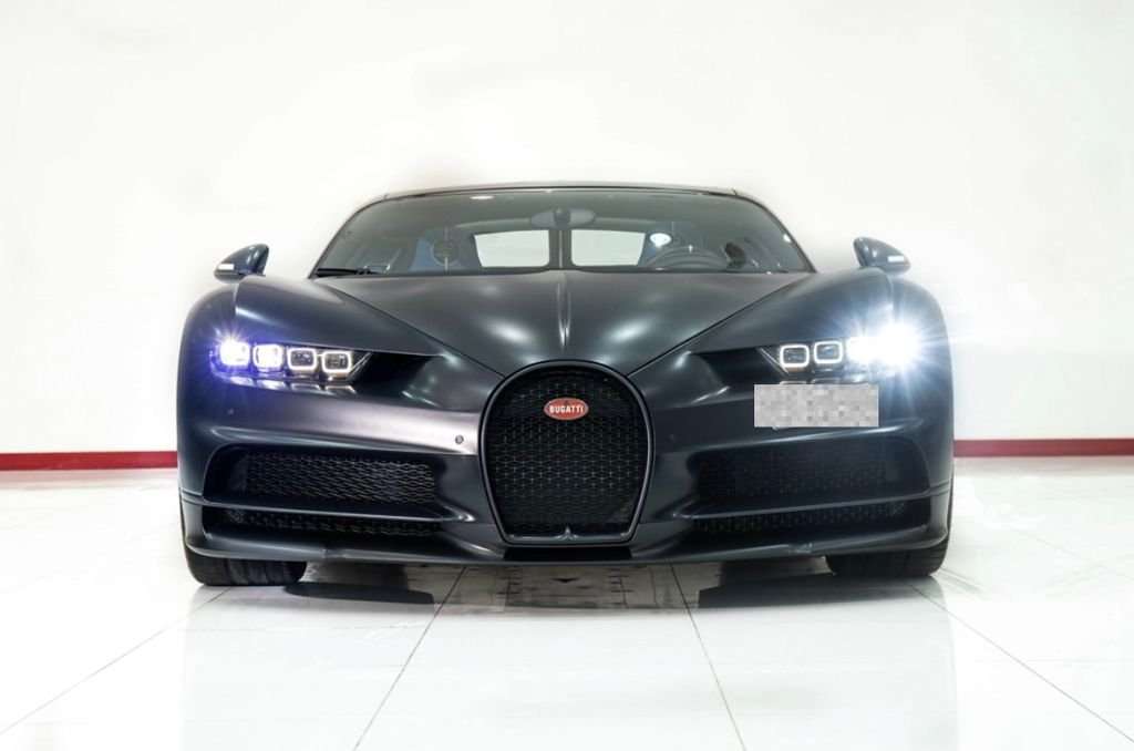 Bugatti Chiron Coupe in Black used in Roma - RM for € 5,000,000.-