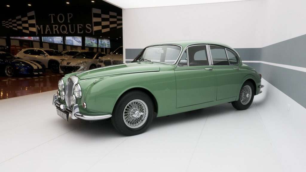 Daimler Sovereign Sedan in Green used in Bassano del Grappa - Vicenza - Vi for € 29,980.-
