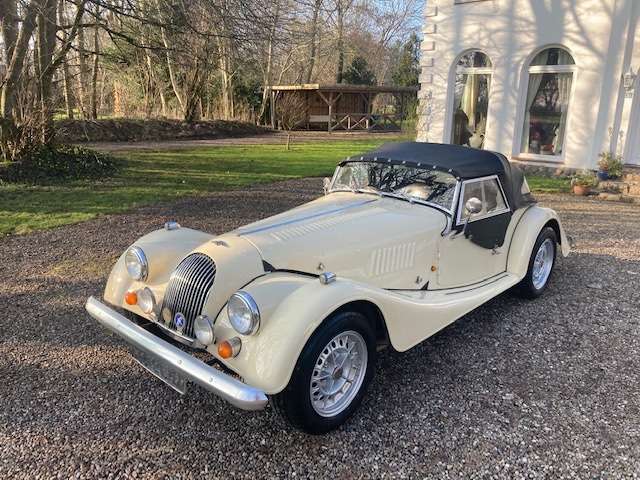 Morgan Plus 8 Convertible in White antique / classic in Heide for € 45,000.-