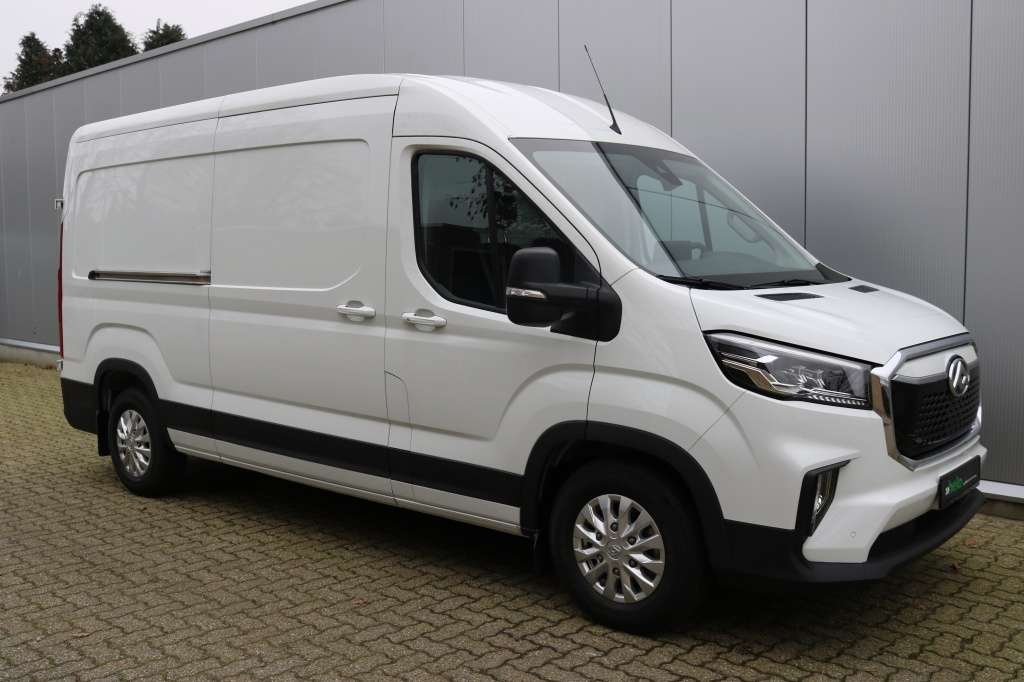 Maxus eDeliver 9 Transporter in White pre-registered in NIEUWSTADT for € 69,949.-
