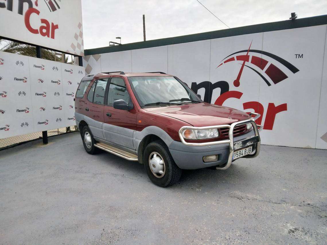 Tata Safari Off-Road/Pick-up in Red used in ELCHE for € 1,600.-