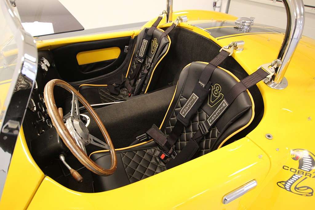 AC Cobra Convertible in Yellow used in Marchtrenk for € 59,900.-