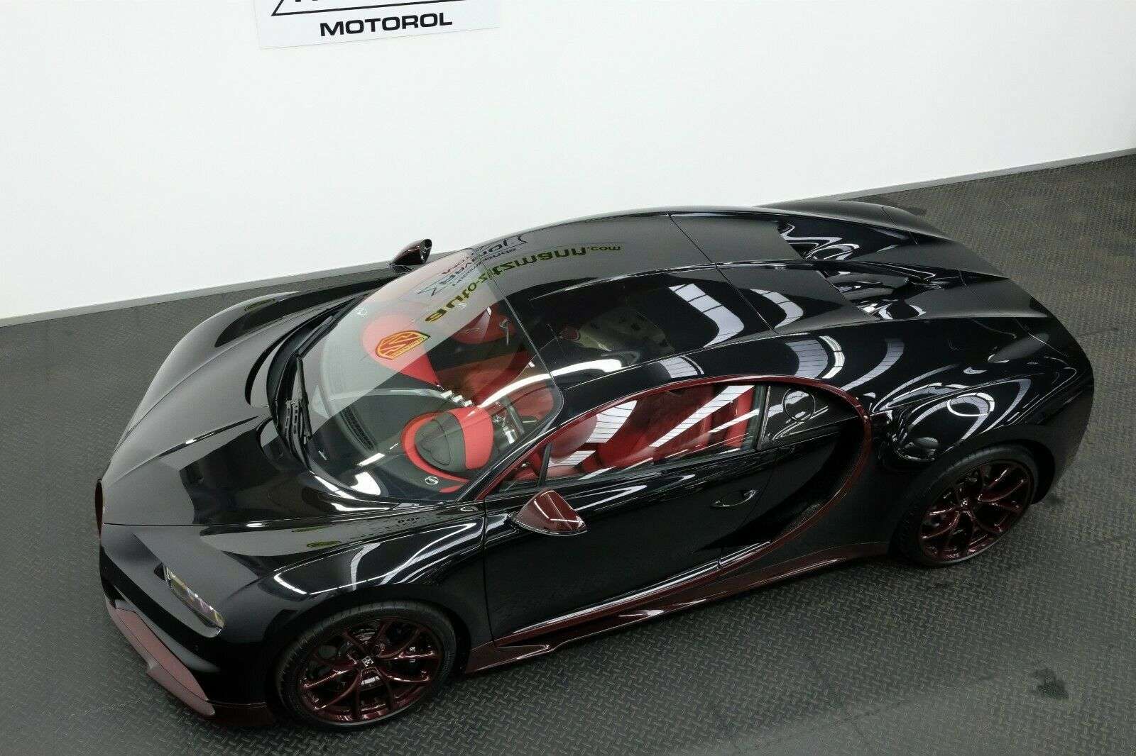 Bugatti Chiron Coupe in Black used in Nürnberg for € 3,790,000.-