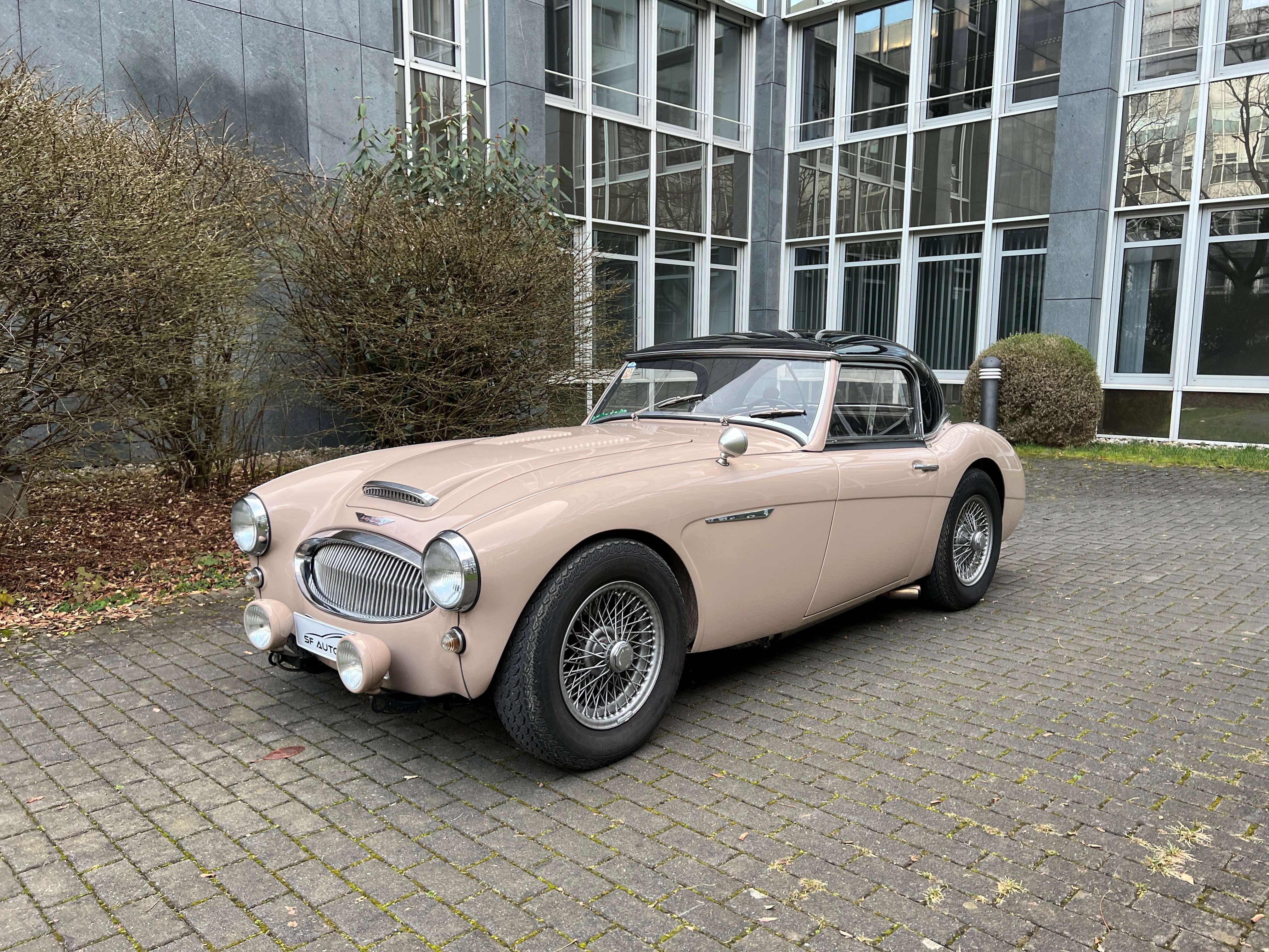 Austin-Healey 3000 Convertible in Beige used in München for € 99,900.-