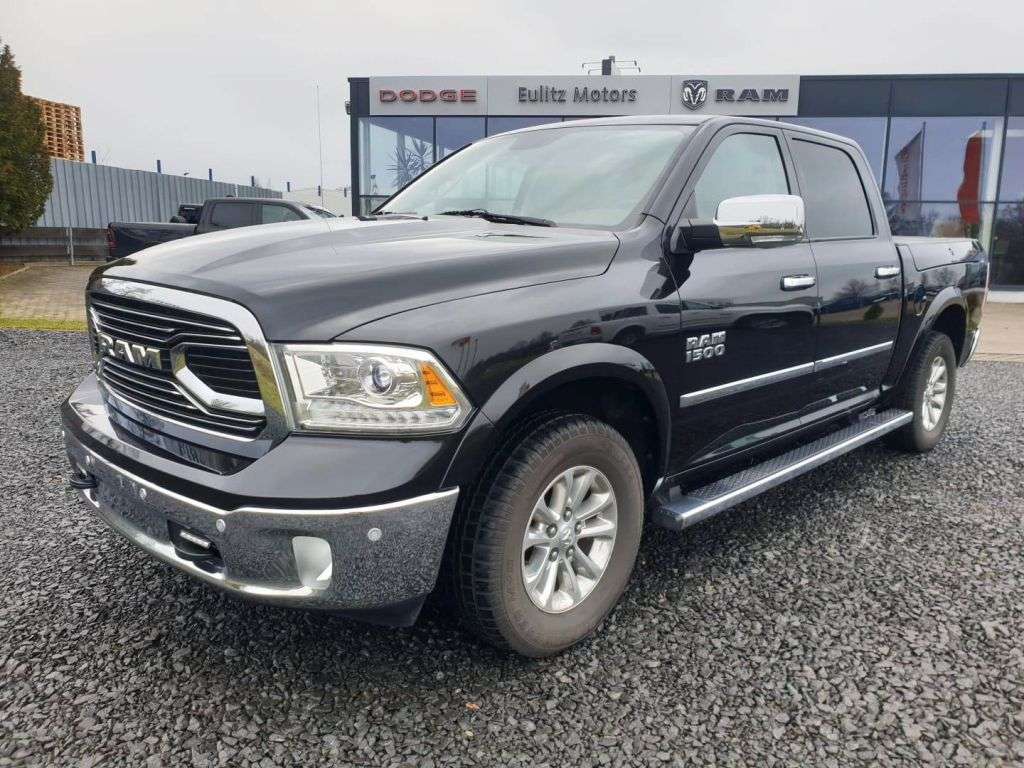 RAM 1500 Off-Road/Pick-up in Black used in Grimma for € 44,850.-