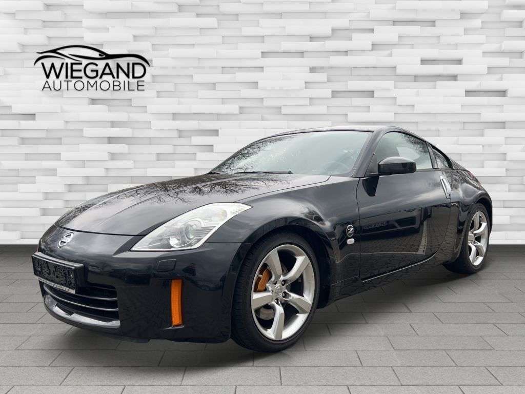 Nissan 350Z Coupe in Black used in Viernheim for € 17,990.-