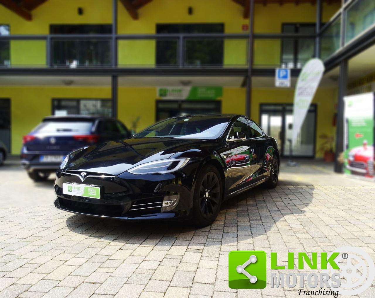 Tesla Model S Sedan in Black used in Solbiate Arno - Varese - VA for € 59,200.-