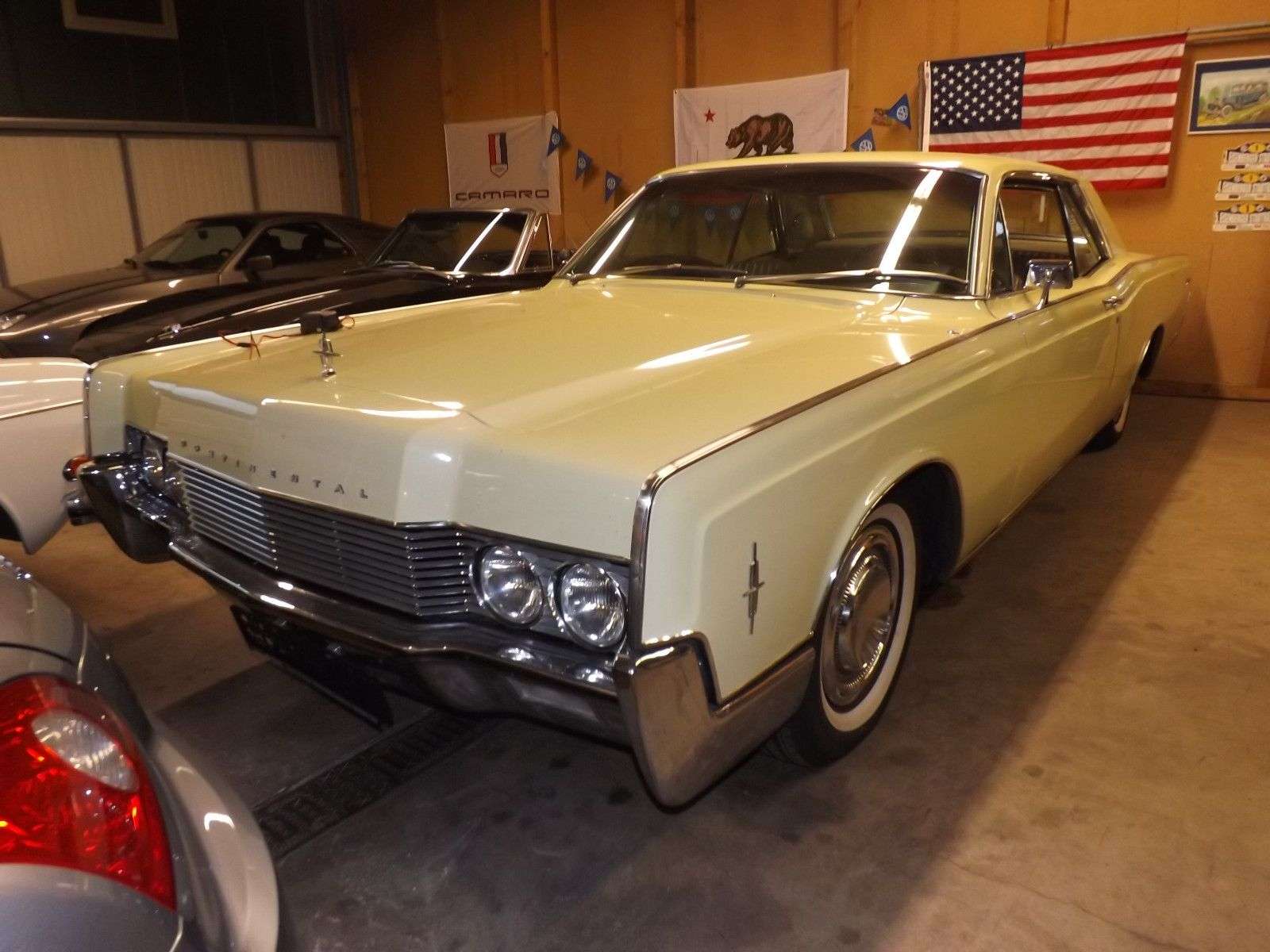 Lincoln Continental Coupe in Yellow antique / classic in Kirchheimbolanden for € 31,000.-