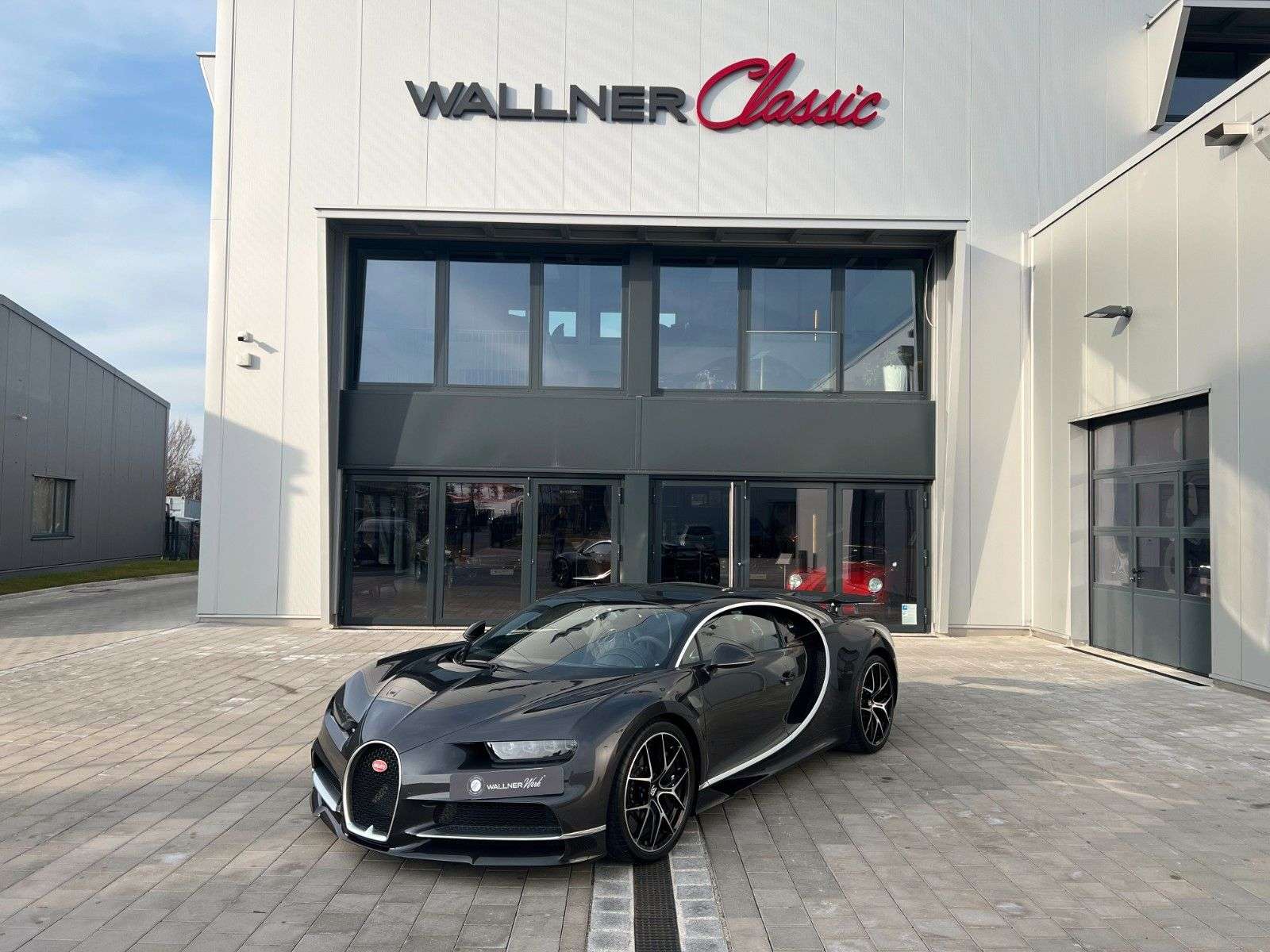 Bugatti Chiron Coupe in Green used in Anzing for € 4,998,000.-