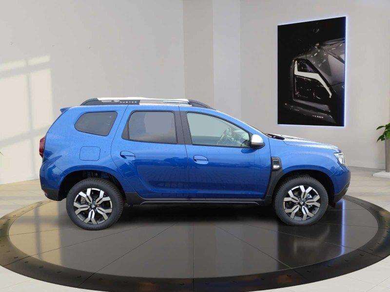 Dacia Duster Off-Road/Pick-up in Blue used in Osnabrück for € 25,188.-