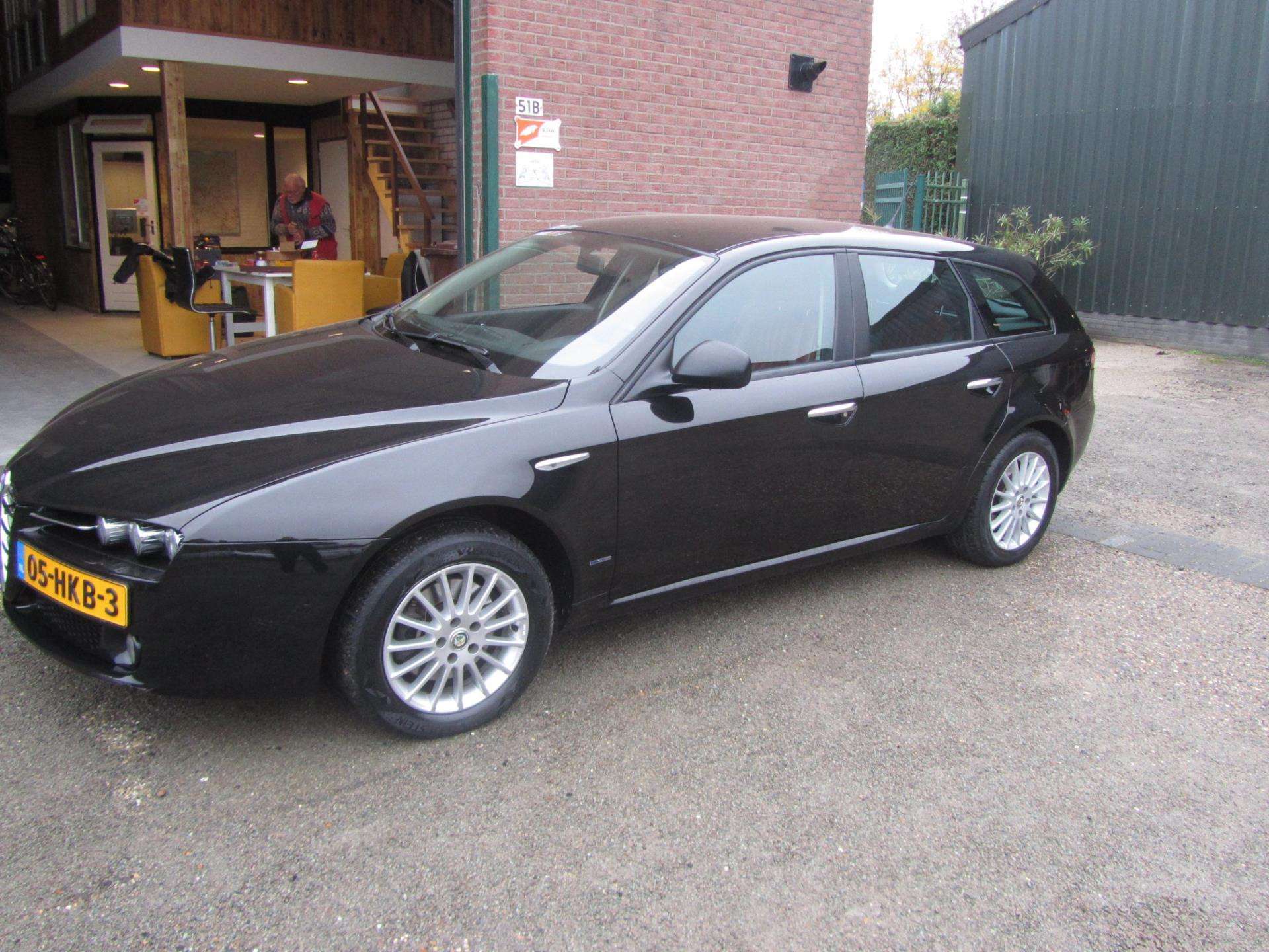 Alfa Romeo 159 Station wagon in Black used in HAELEN for € 4,950.-