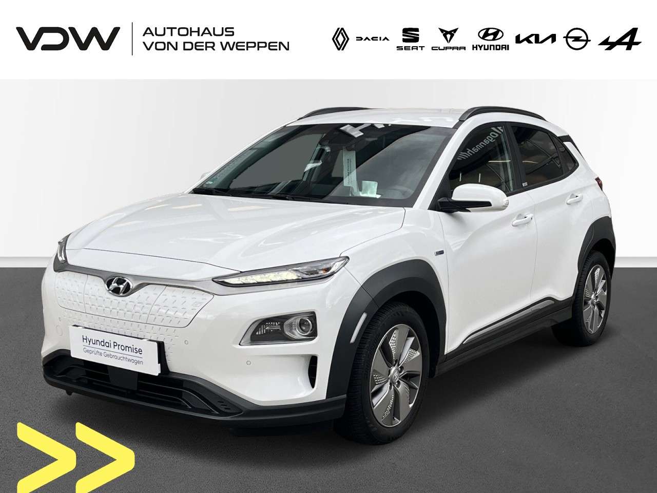 Hyundai KONA Off-Road/Pick-up in White used in Waiblingen for € 33,700.-