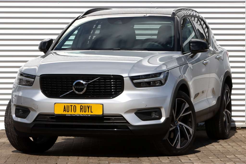 Volvo XC40 Off-Road/Pick-up in Silver used in ELSLOO for € 42,995.-