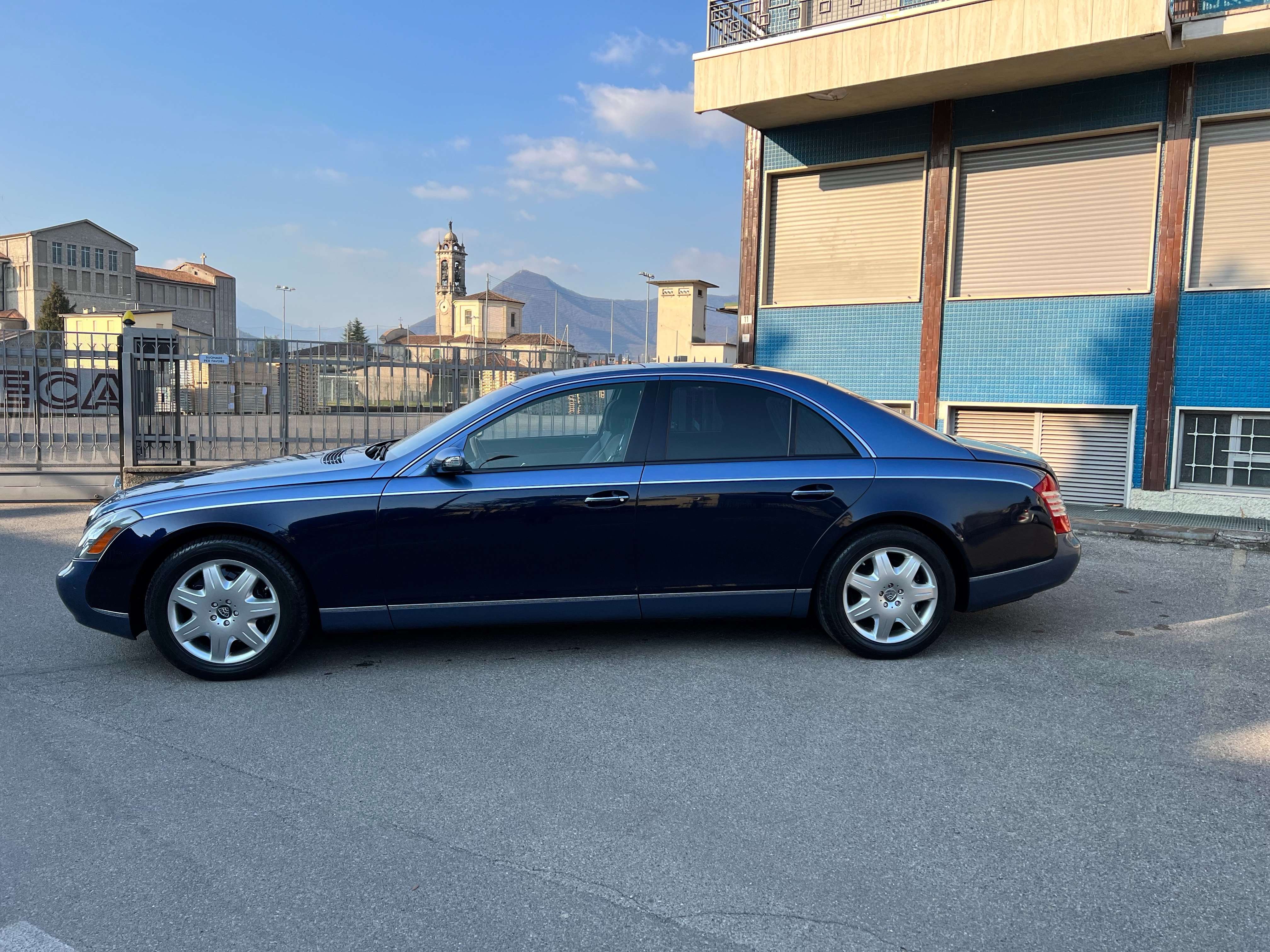 Maybach 57 Sedan in Blue used in Alme - Bergamo for € 143,000.-