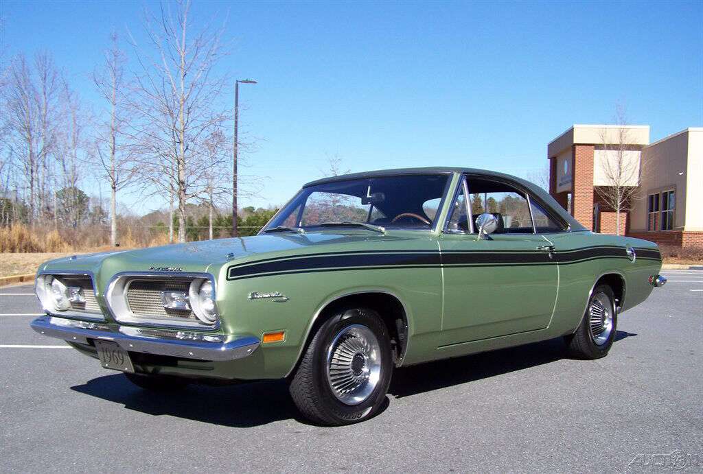 Plymouth Barracuda Coupe in Green used in ROUEN for € 29,074.-