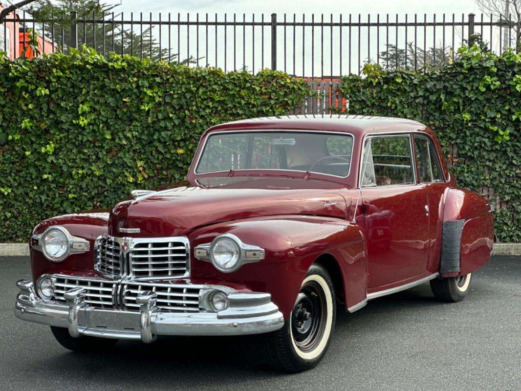 Lincoln Continental Coupe in Red used in ROUEN for € 18,350.-