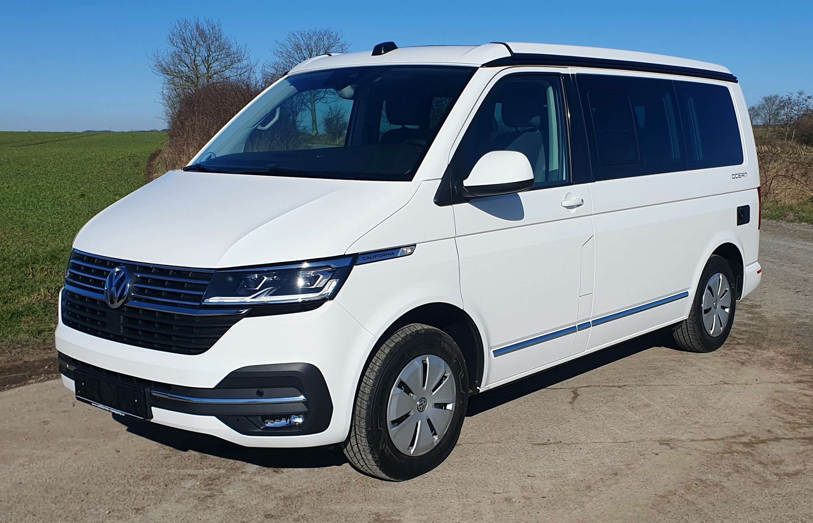 Caravans-Wohnm VW Van in White new in Oeversee for € 73,995.-