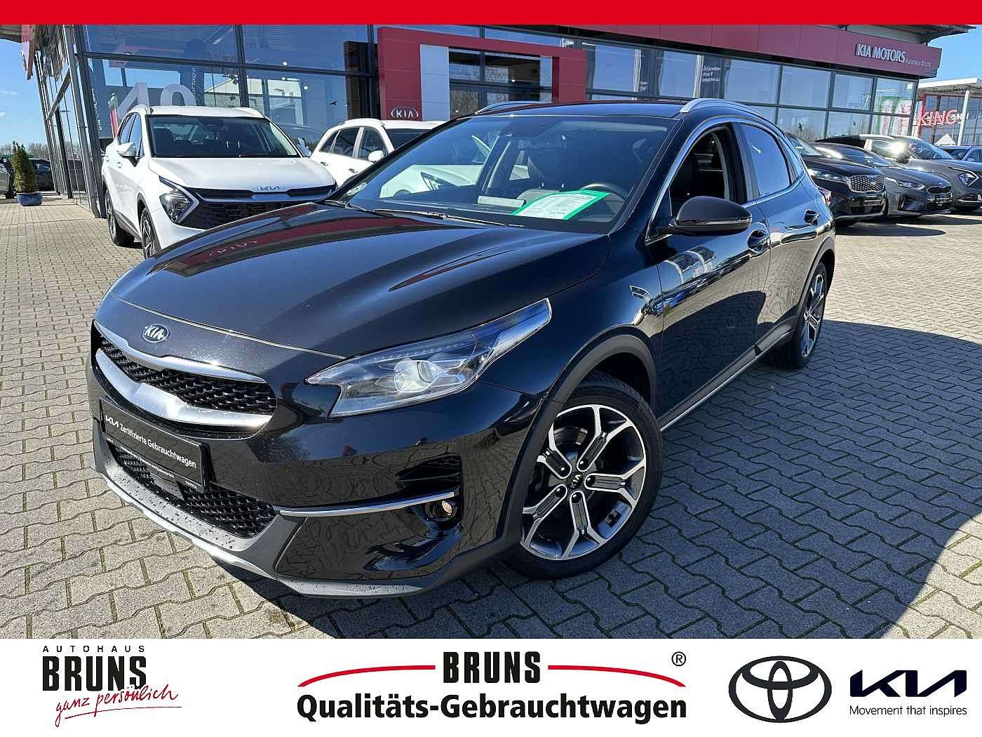 Kia XCeed Off-Road/Pick-up in Black used in Quakenbrück for € 24,980.-