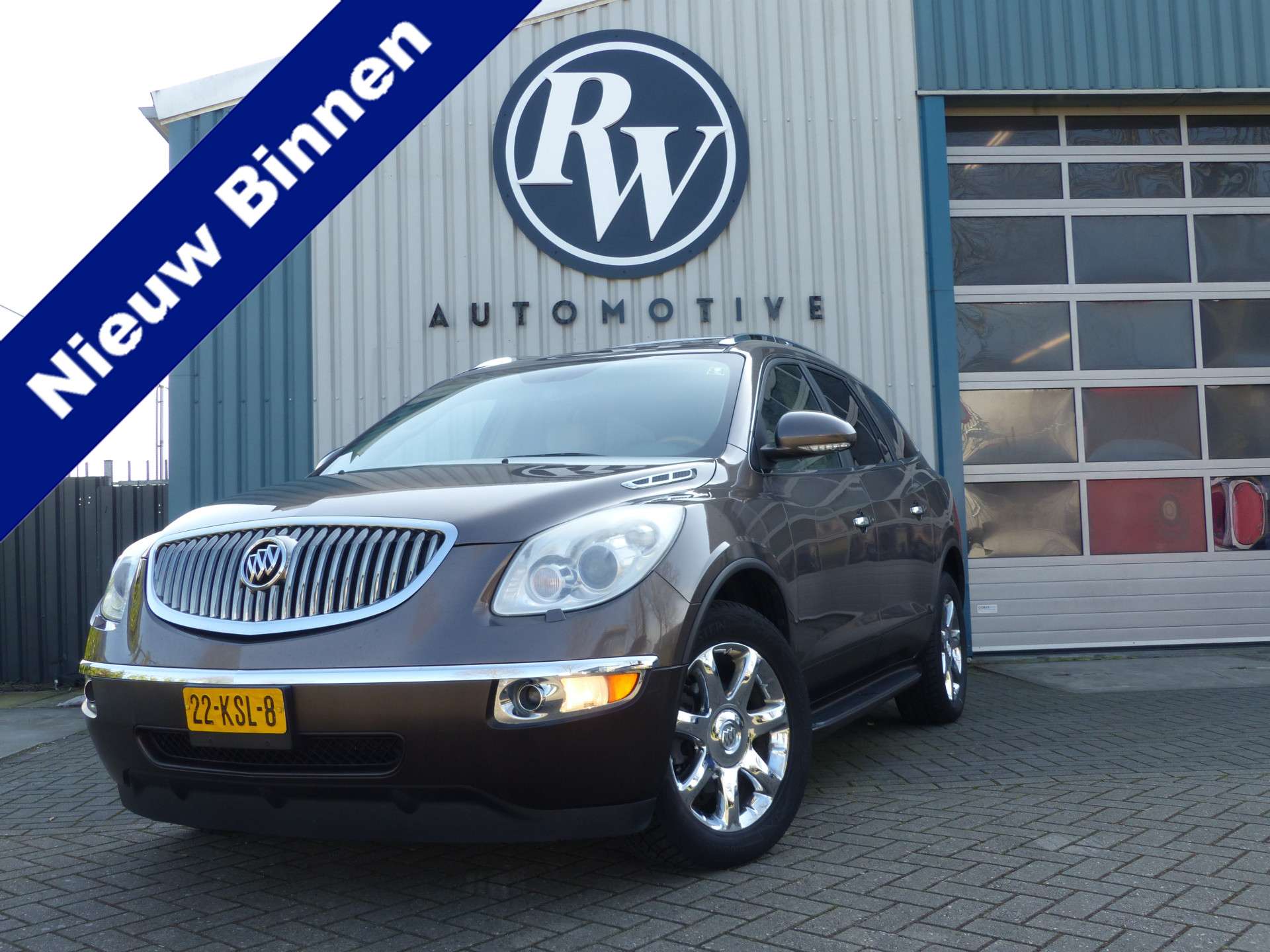 Buick Enclave Off-Road/Pick-up in Grey used in SNEEK for € 6,999.-