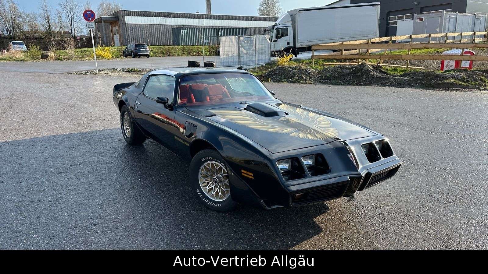 Pontiac Trans Am Coupe in Black used in Kempten (Allgäu) for € 29,900.-