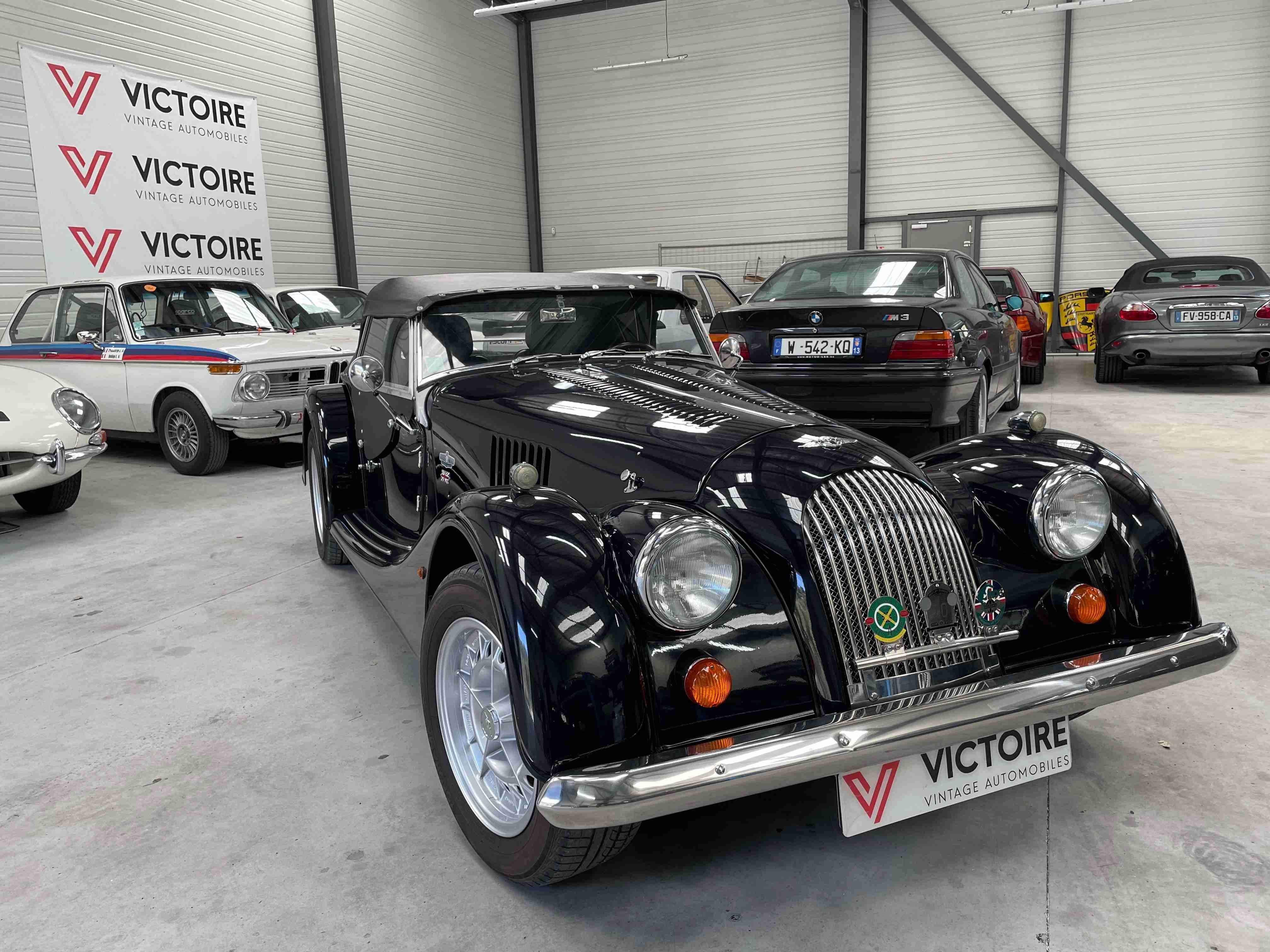 Morgan Roadster Convertible in Blue used in Chateauneuf le Roug for € 56,900.-