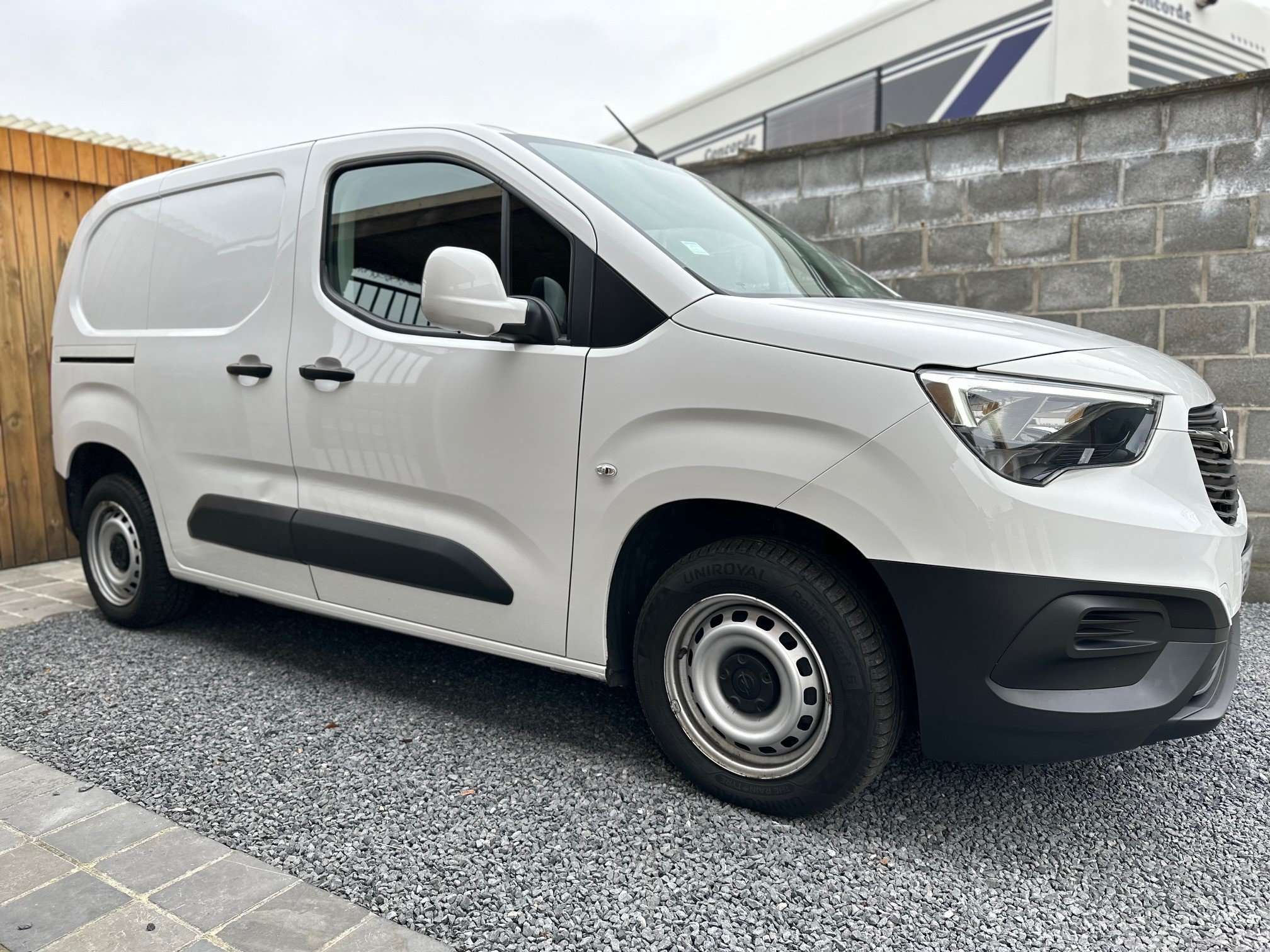 Opel Combo Transporter in White used in Wommelgem for € 15,950.-