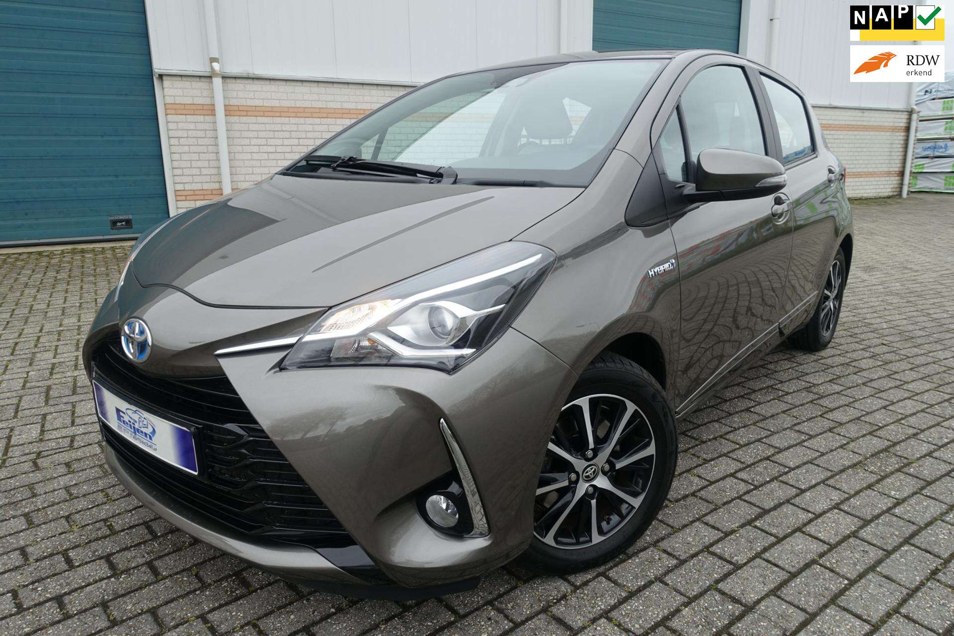 Toyota Yaris Compact in Grey used in BUDEL for € 17,995.-