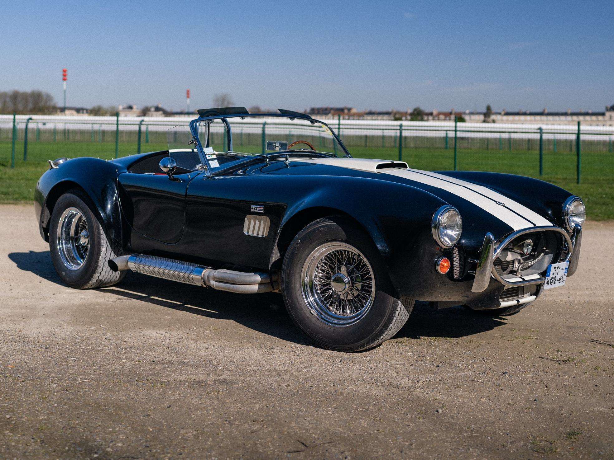 AC Cobra Convertible in Black used in Aix-en-Provence for € 79,900.-
