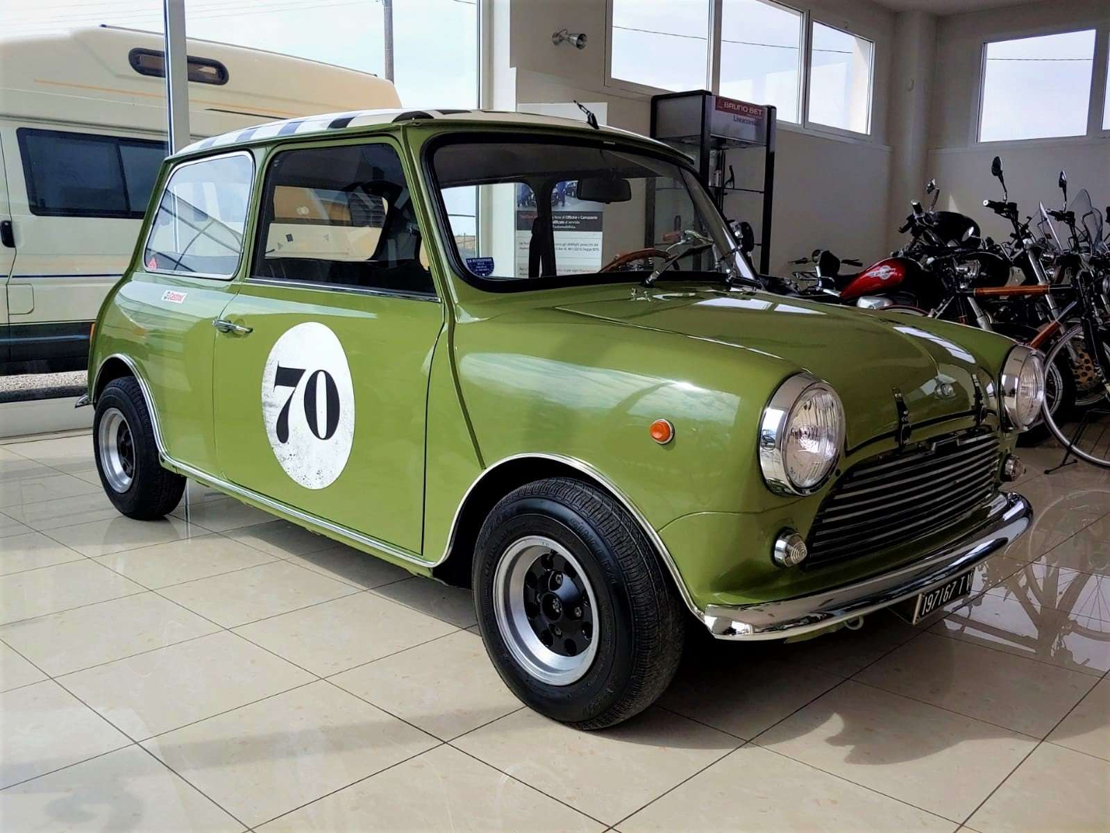 Innocenti Mini Sedan in Green used in Pieve Di Soligo - Treviso - Tv for € 13,500.-
