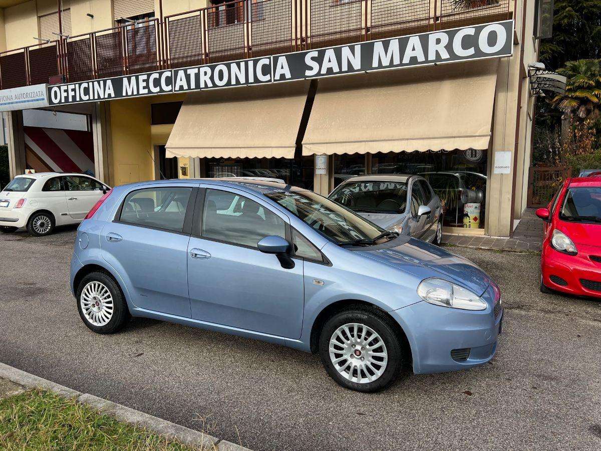 Fiat Grande Punto Sedan in Blue used in Mirano - Venezia - Ve for € 5,600.-