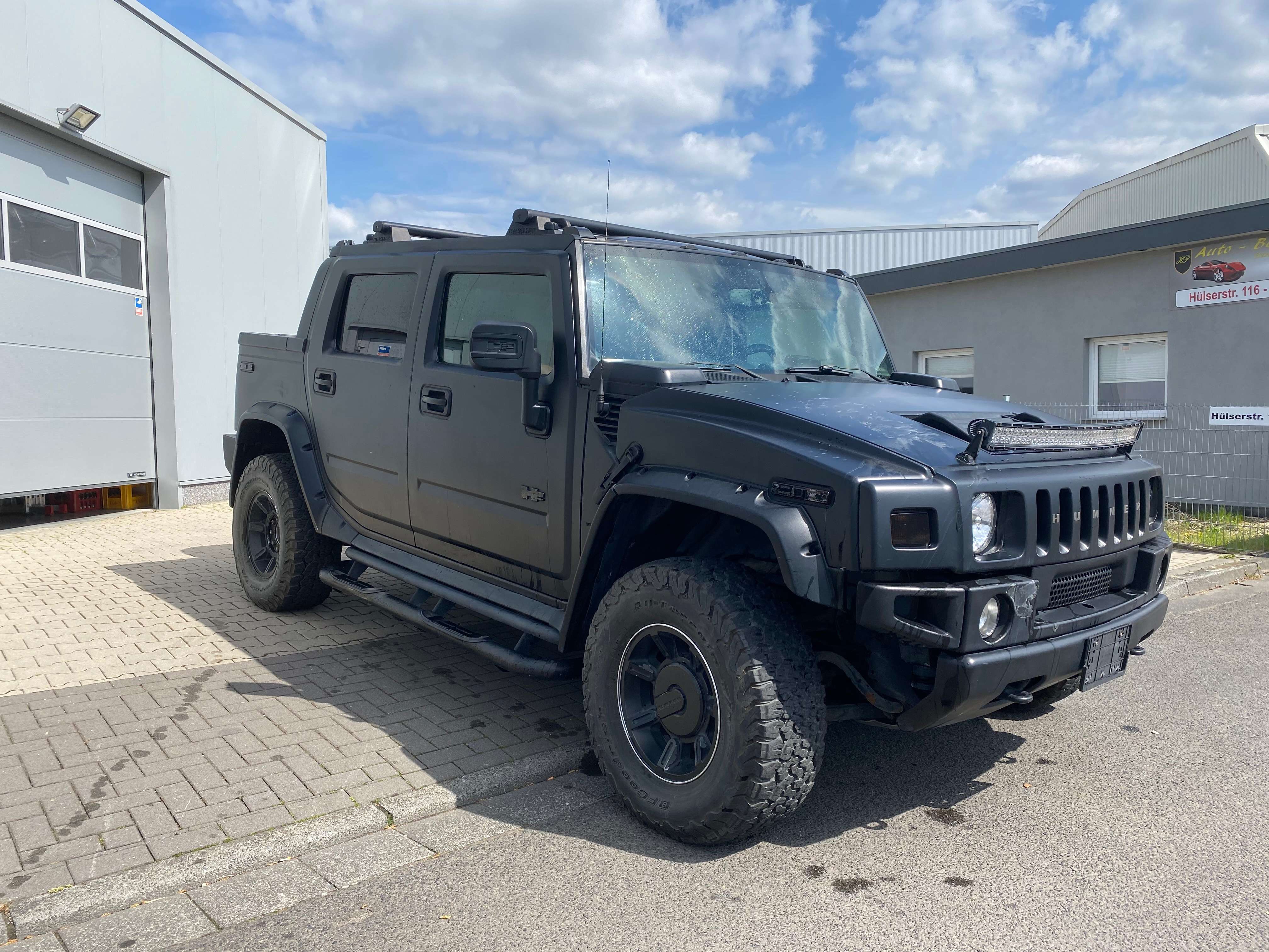 HUMMER H2 Off-Road/Pick-up in Black used in Kempen for € 39,500.-