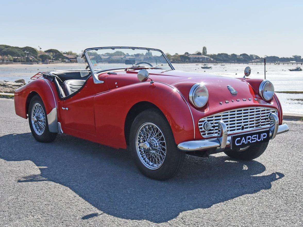 Triumph TR3 Convertible in Red used in Fleury Les Aubrais for € 38,500.-