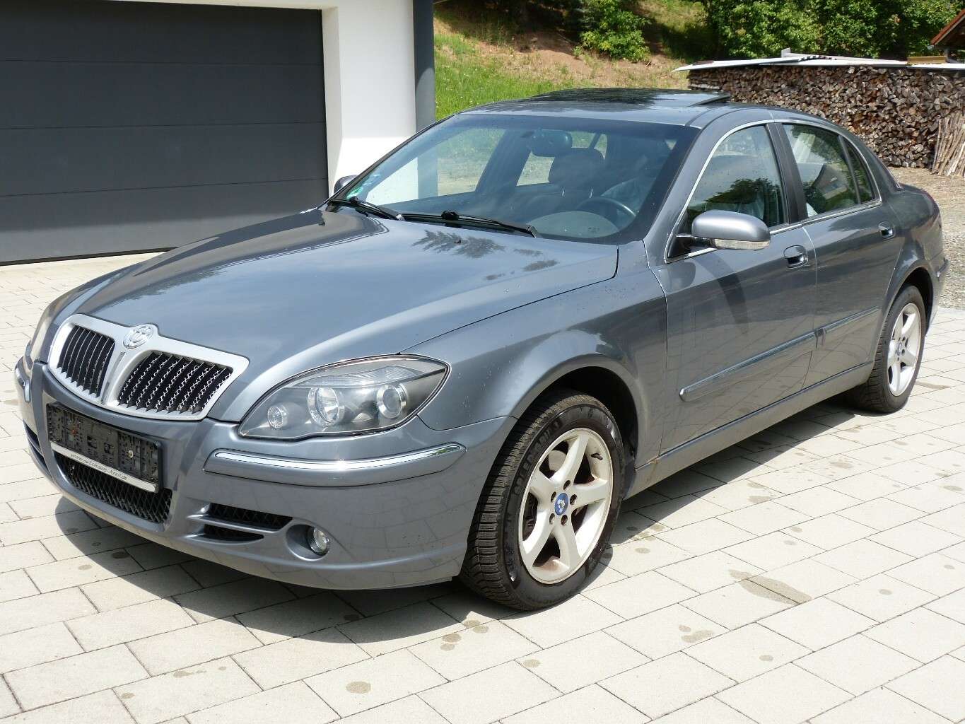 Brilliance BS4 Sedan in Grey used in Oberviechtach for € 1,599.-