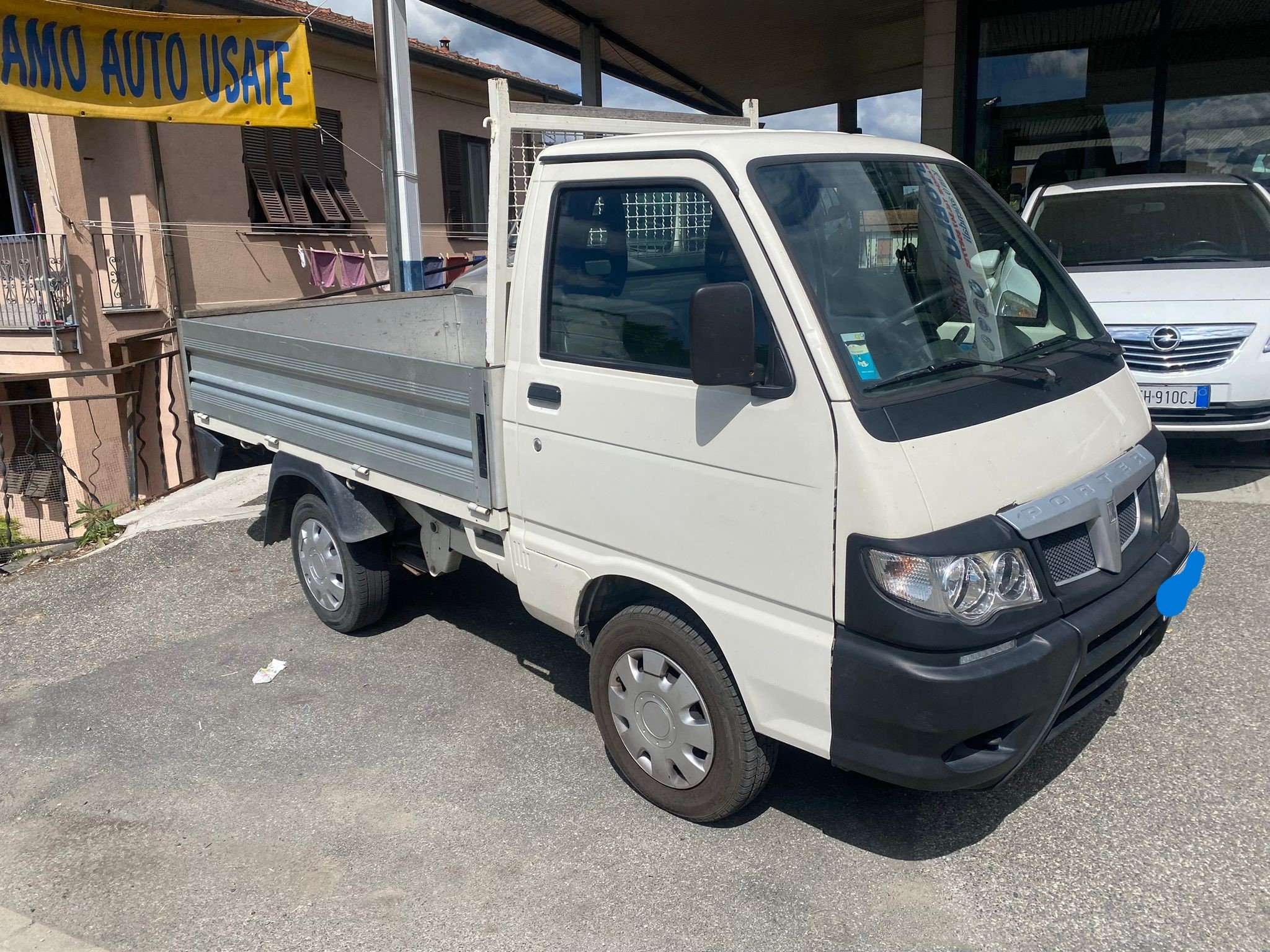 Piaggio Porter Transporter in White used in Ceparana - La Spezia for € 10,950.-
