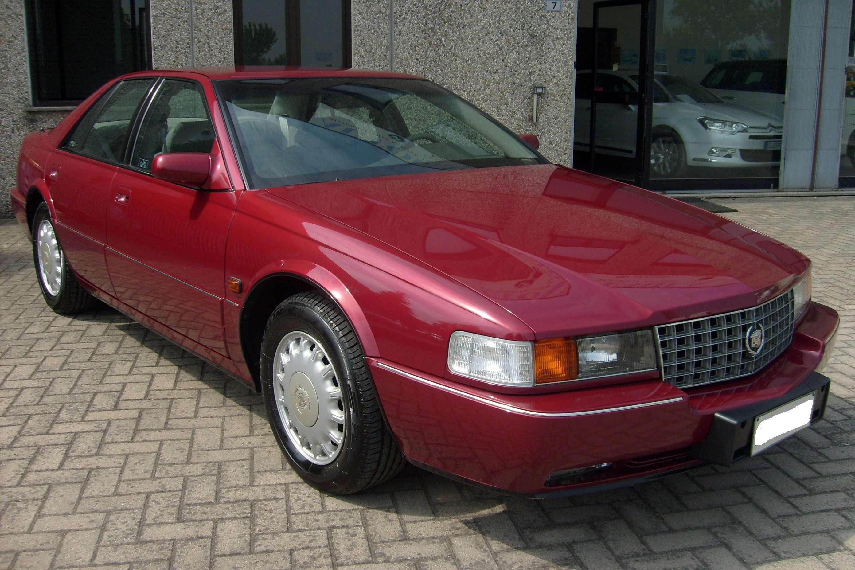Cadillac Seville Sedan in Red used in Cadeo - Piacenza - Pc for € 13,500.-