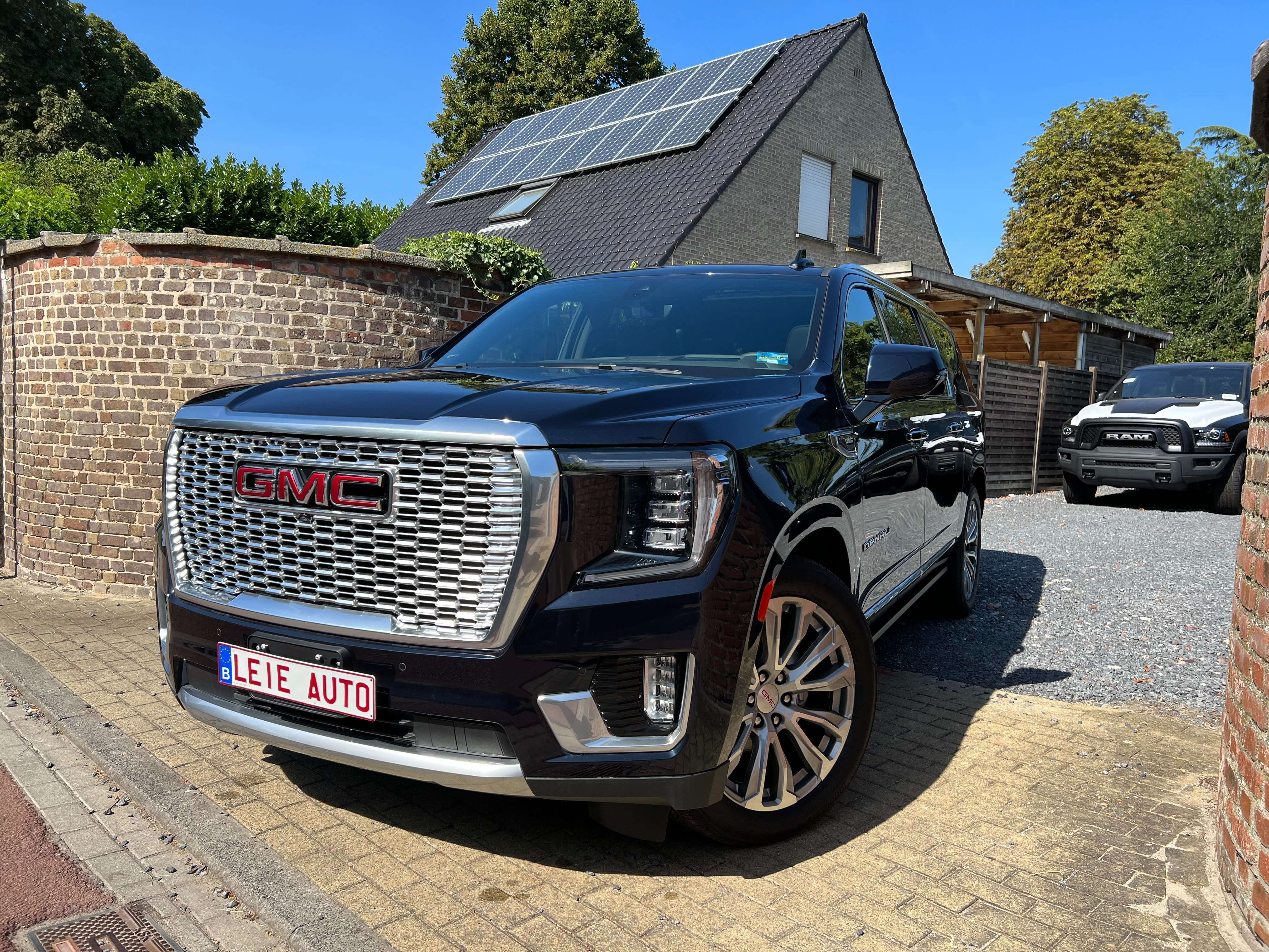 GMC Yukon Off-Road/Pick-up in Blue new in Lille for € 108,779.-