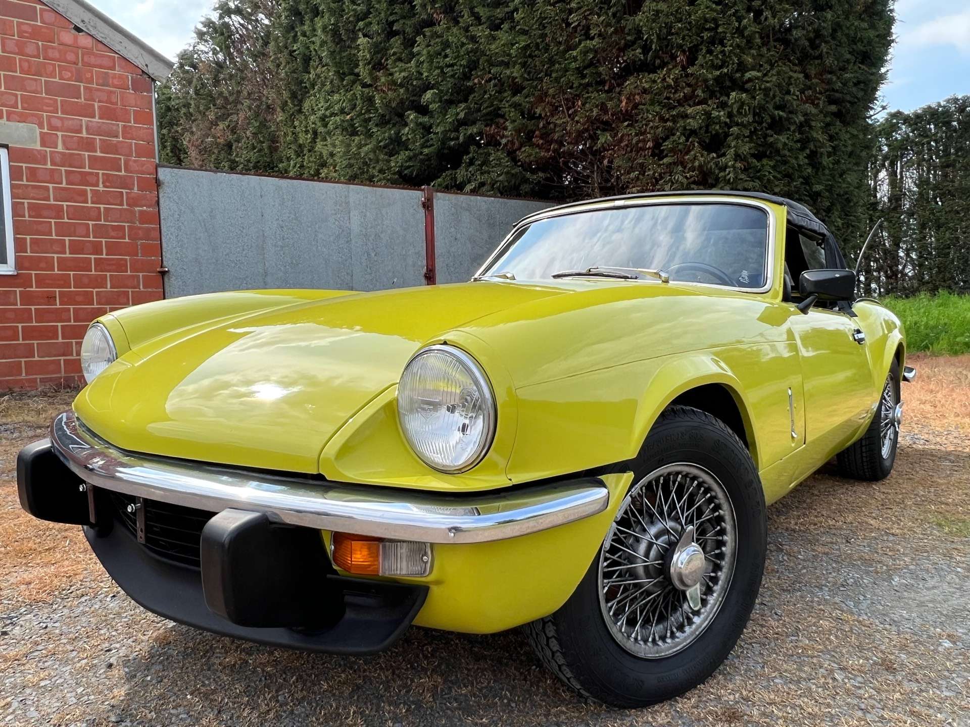 Triumph Spitfire Other in Yellow used in LEVAL-traheignies for € 12,990.-