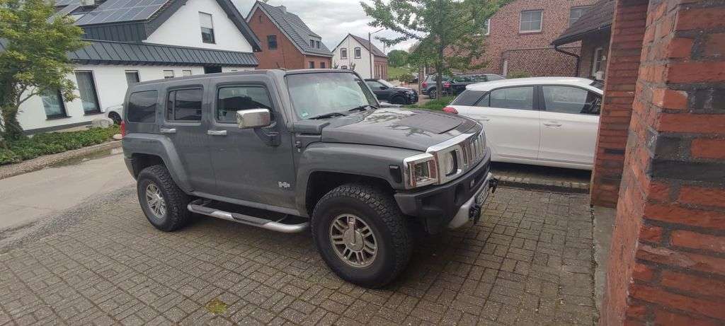 HUMMER H3 Off-Road/Pick-up in Grey used in ROUEN for € 24,792.-